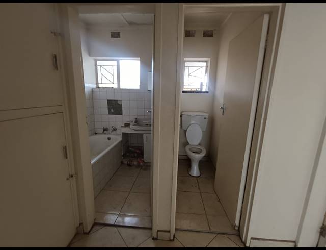 3 BEDROOM HOUSE FOR SALE IN VANDERBIJLPARK CE 2